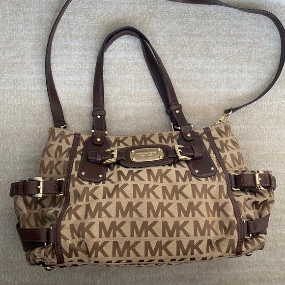Michael Kors handbag - Picture 1 of 9